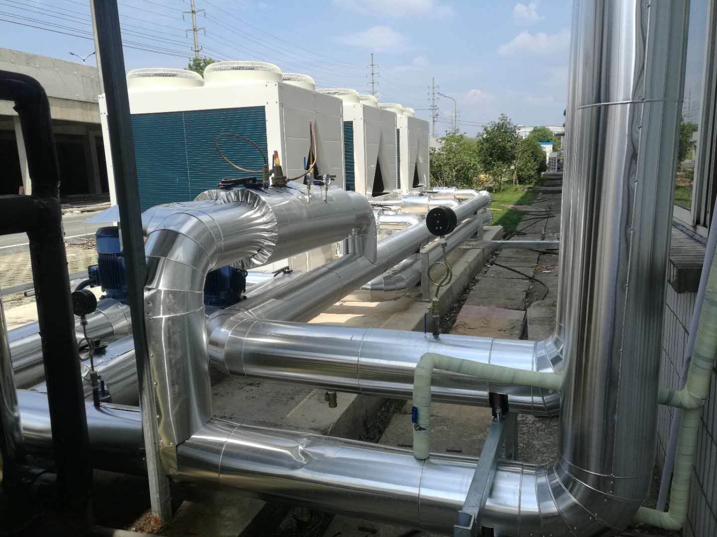 風(fēng)冷螺桿式冷水機組